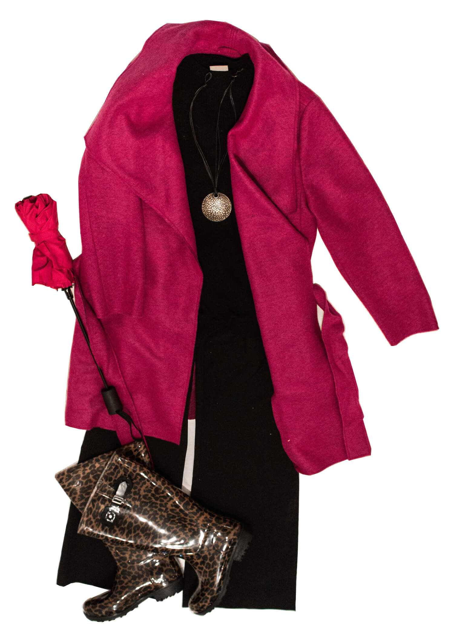 Outfit Inspiration für den Herbst schwarze Culotte, schwarzes Top, fuchsig farbene Jacke und leoprint Gummistiefel