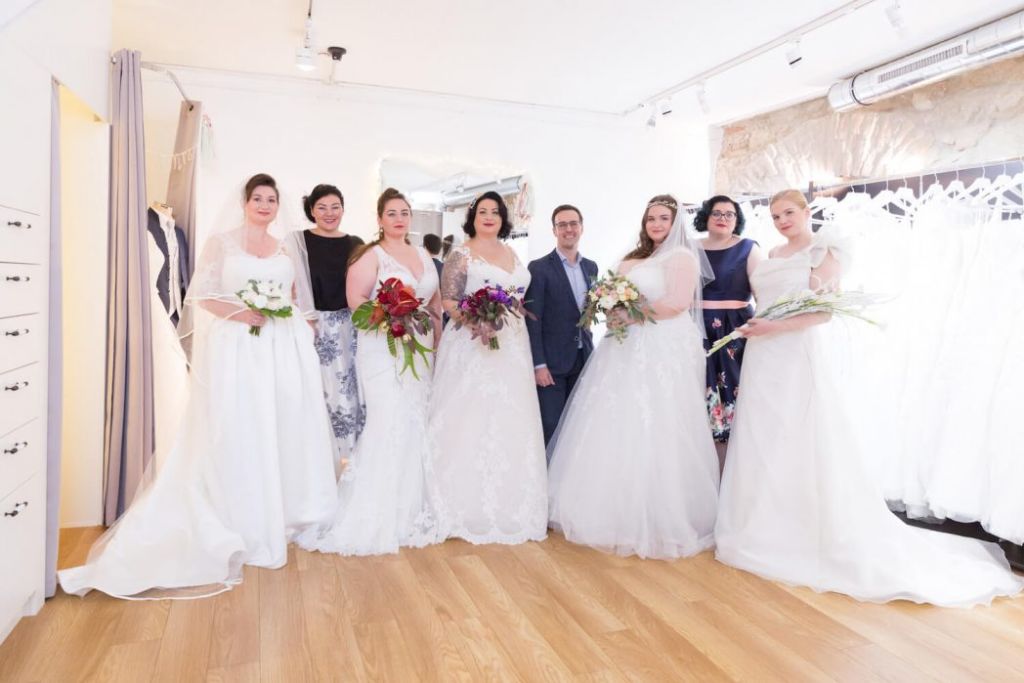 Curvect Bride Salon, die Brautkleider in voller Schönheit