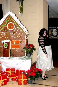 Eine_Weihnachtsgeschichte, Posing neben dem Lebkuchenhaus